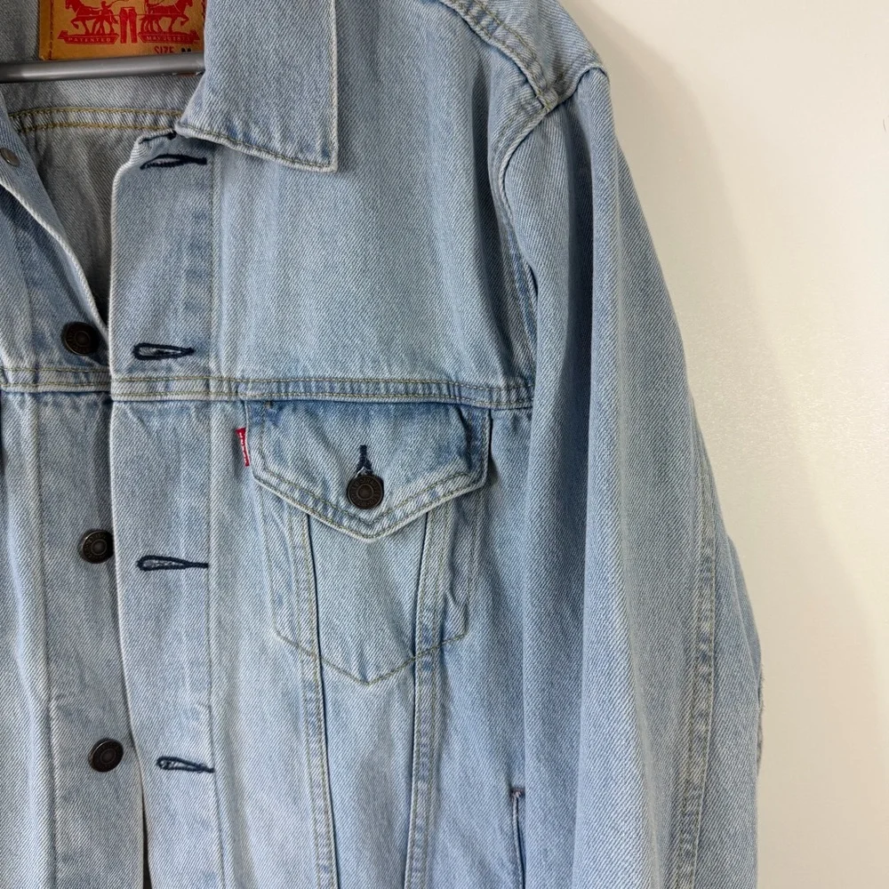 Men’s Levi’s Trucker Jean Jacket Light Wash Size M